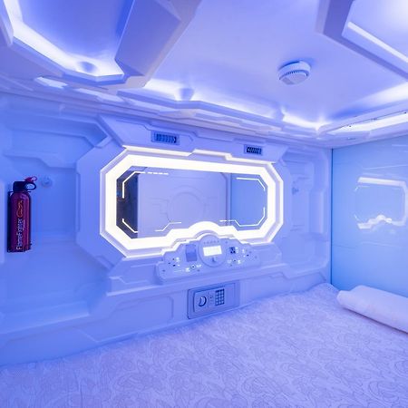 Hi Capsule Pattaya (Adults Only) Hostel Екстериор снимка